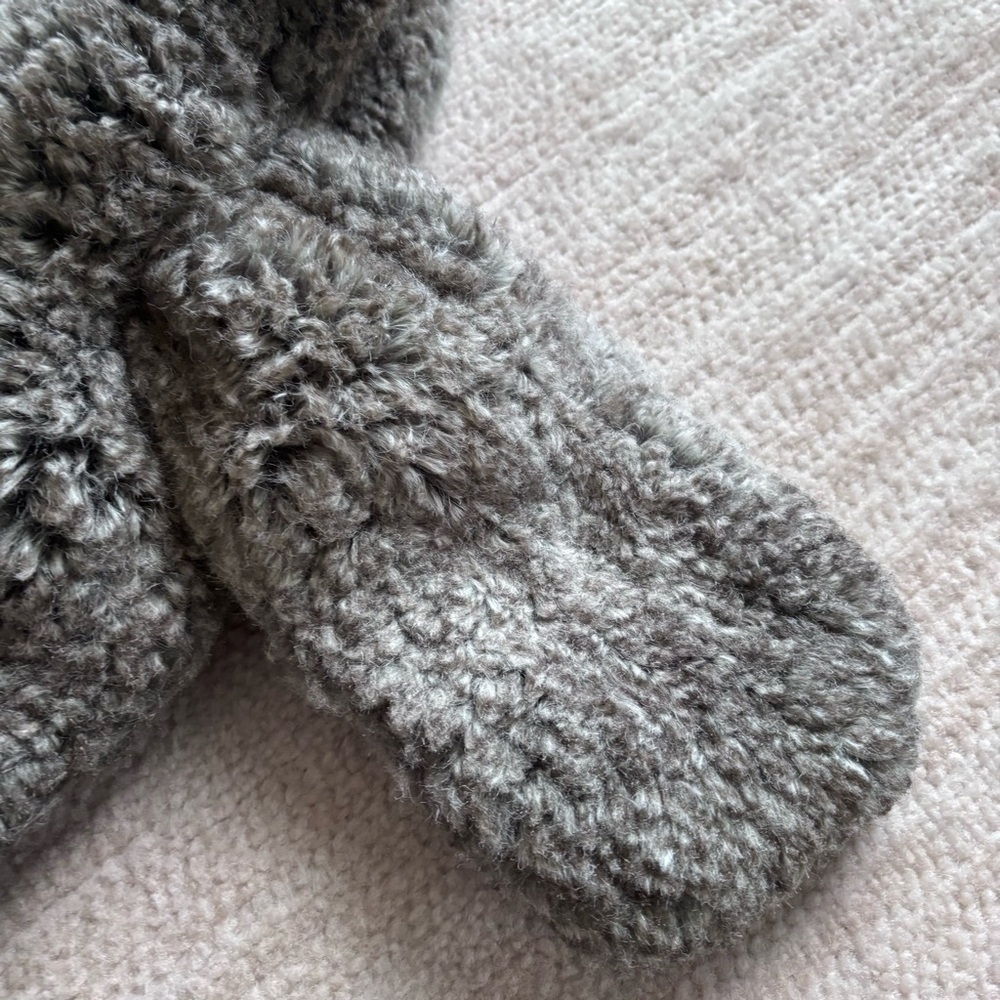 Restoration Hardware Plush Gray Faux Fur Accessory - Picture 4 of 12